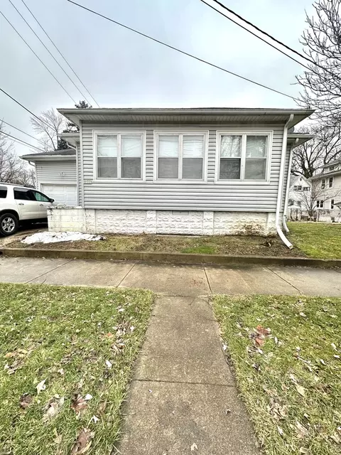 1344 E River St, Kankakee, IL 60901 photo 1