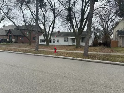 2247 Westview Dr, Des Plaines, IL 60018 photo 3