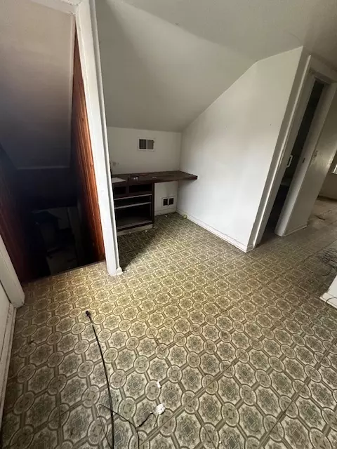 2247 Westview Dr, Des Plaines, IL 60018 photo 8