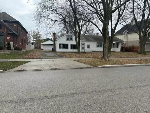 2247 Westview Dr, Des Plaines, IL 60018