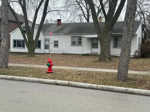 2247 Westview Dr, Des Plaines, IL 60018 photo 4