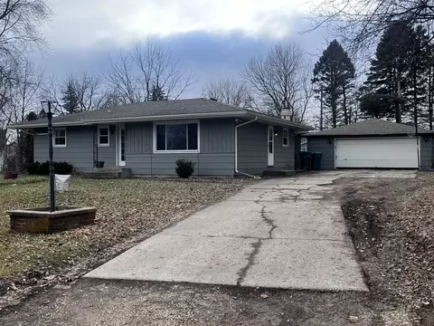 4445 Clover Crest Ln, Rockford, IL 61109