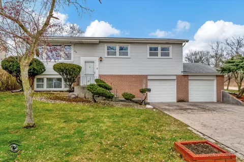 9149 Sycamore Dr, Hickory Hills, IL 60457