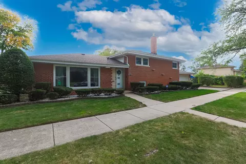 9423 Kilbourn Ave, Skokie, IL 60076