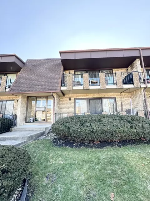 9105 S Roberts Rd #3B, Hickory Hills, IL 60457