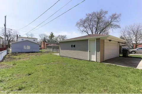 Exterior - 211 E 140th Pl, Dolton, IL 60419 photo 4 of 8
