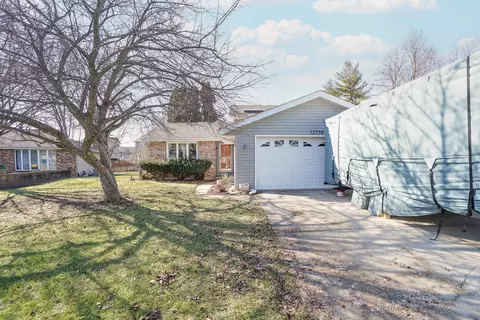 Exterior - 13718 S Mallard Dr, Plainfield, IL 60544 photo 4 of 8
