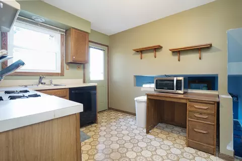 Kitchen - 13718 S Mallard Dr, Plainfield, IL 60544 photo 2 of 4