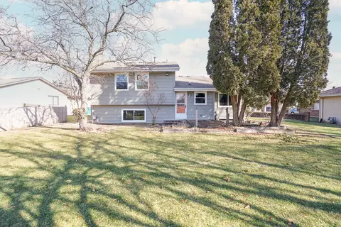 Exterior - 13718 S Mallard Dr, Plainfield, IL 60544 photo 8 of 8
