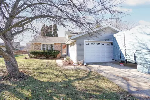 Exterior - 13718 S Mallard Dr, Plainfield, IL 60544 photo 2 of 8