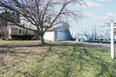 Exterior - 13718 S Mallard Dr, Plainfield, IL 60544 photo 3 of 8