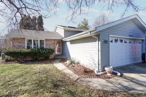 13718 S Mallard Dr, Plainfield, IL 60544