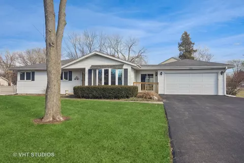 1103 N Drury Ln, Arlington Heights, IL 60004
