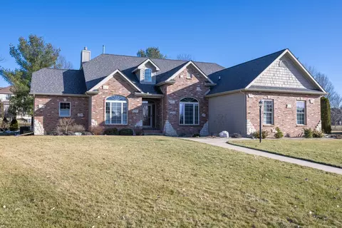4702 Chestnut Grove Dr, Champaign, IL 61822