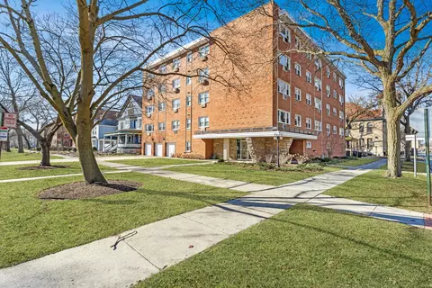 500 Lake St #301, Evanston, IL 60201
