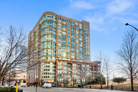 600 N Kingsbury St #901, Chicago, IL 60654