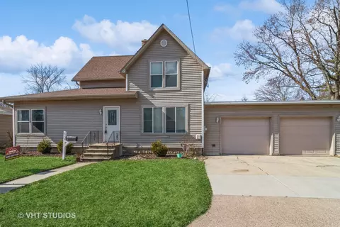 211 Ellen St, Sycamore, IL 60178
