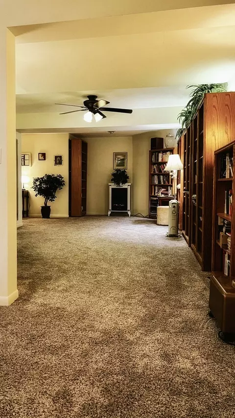 Living - 2705 Westbrook Dr, Bloomington, IL 61705 photo 15 of 17