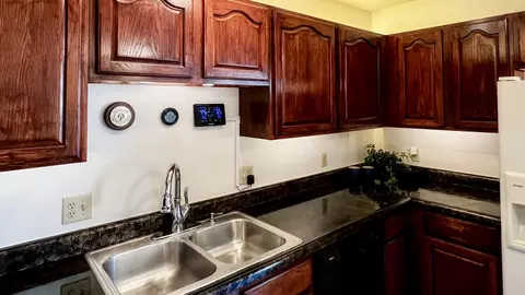 Kitchen - 2705 Westbrook Dr, Bloomington, IL 61705 photo 6 of 7