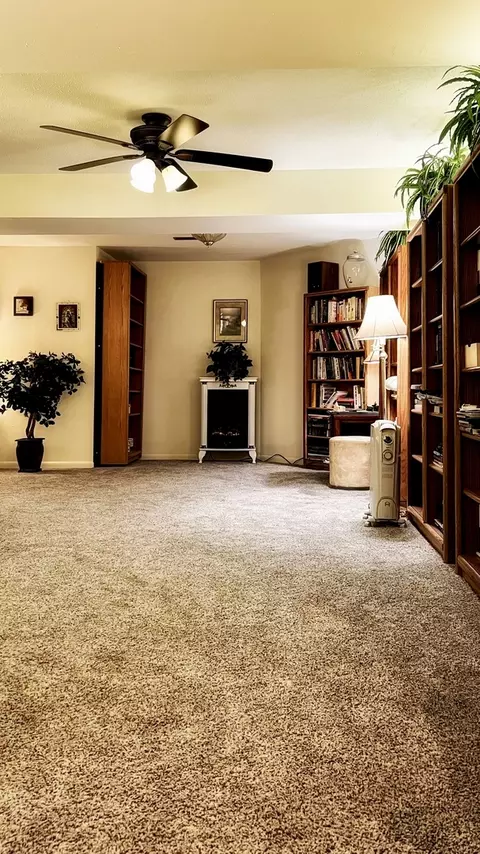 Living - 2705 Westbrook Dr, Bloomington, IL 61705 photo 13 of 17