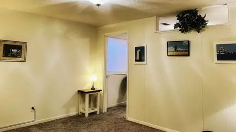 Entry Way - 2705 Westbrook Dr, Bloomington, IL 61705 photo 4 of 4