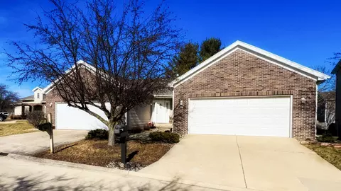 Exterior - 2705 Westbrook Dr, Bloomington, IL 61705 photo 2 of 13
