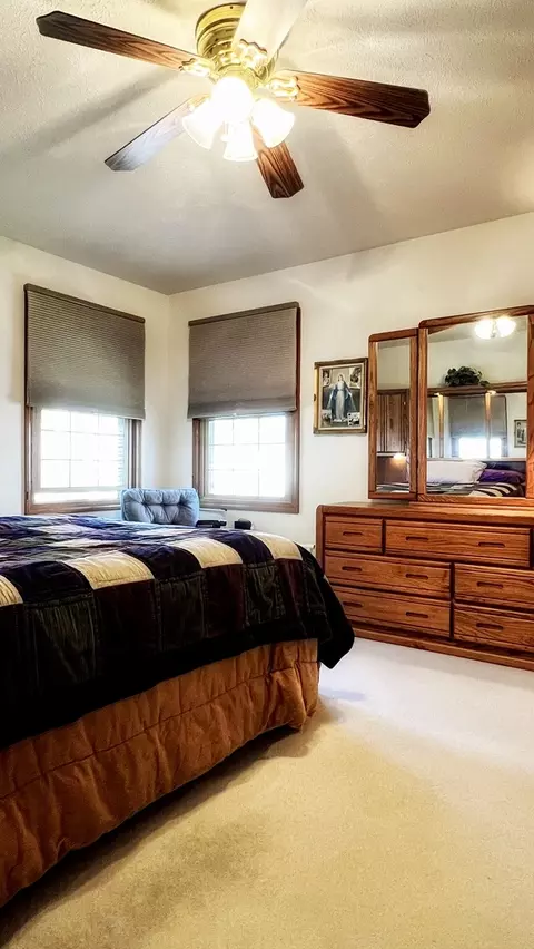 Bedroom - 2705 Westbrook Dr, Bloomington, IL 61705 photo 3 of 5