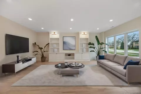 Living - 896 W Grant Dr, Des Plaines, IL 60016 photo 3 of 4