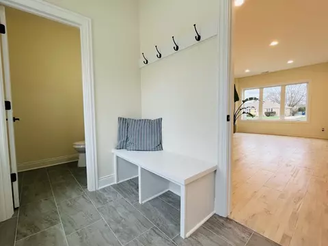 Entry Way - 896 W Grant Dr, Des Plaines, IL 60016 photo 2 of 2
