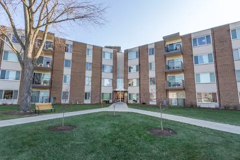 140 W Wood St #223, Palatine, IL 60067