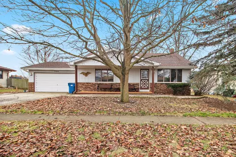 368 Meadows Rd S, Bourbonnais, IL 60914