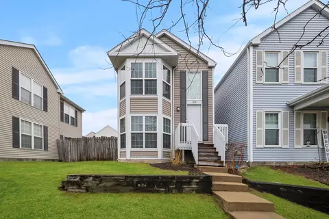 1638 Linden Park Ln, Aurora, IL 60504