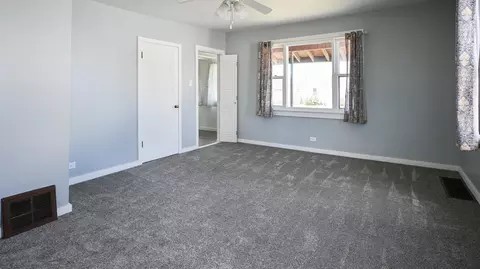 Bedroom - 1002 S Oak St, Bloomington, IL 61701 photo 1 of 5