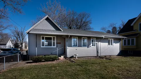 1002 S Oak St, Bloomington, IL 61701