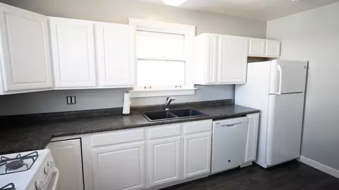 Kitchen - 1002 S Oak St, Bloomington, IL 61701 photo 2 of 2