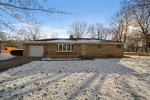 10218 Mcconnel Dr, Richmond, IL 60071