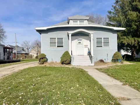 2221 4th St, Peru, IL 61354