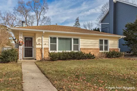 238 Woodland Rd, Libertyville, IL 60048