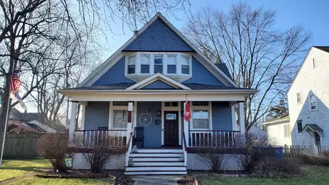 1280 Columbia St, Crete, IL 60417
