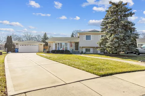 518 N Monarch Ln, Addison, IL 60101