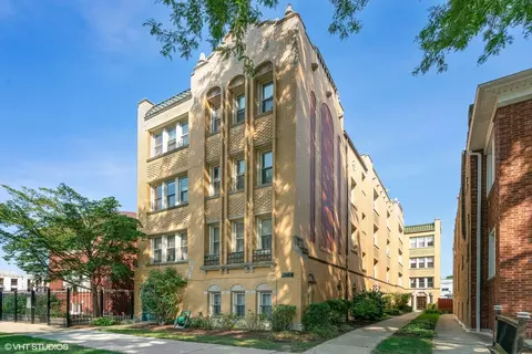 4327 N Richmond St #1B, Chicago, IL 60618