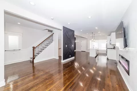 Living - 6954 S Eberhart Ave, Chicago, IL 60637 photo 1 of 1