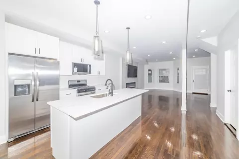 Kitchen - 6954 S Eberhart Ave, Chicago, IL 60637 photo 2 of 5