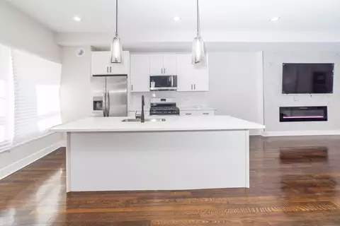 Kitchen - 6954 S Eberhart Ave, Chicago, IL 60637 photo 5 of 5