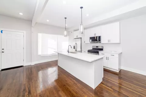 Kitchen - 6954 S Eberhart Ave, Chicago, IL 60637 photo 4 of 5