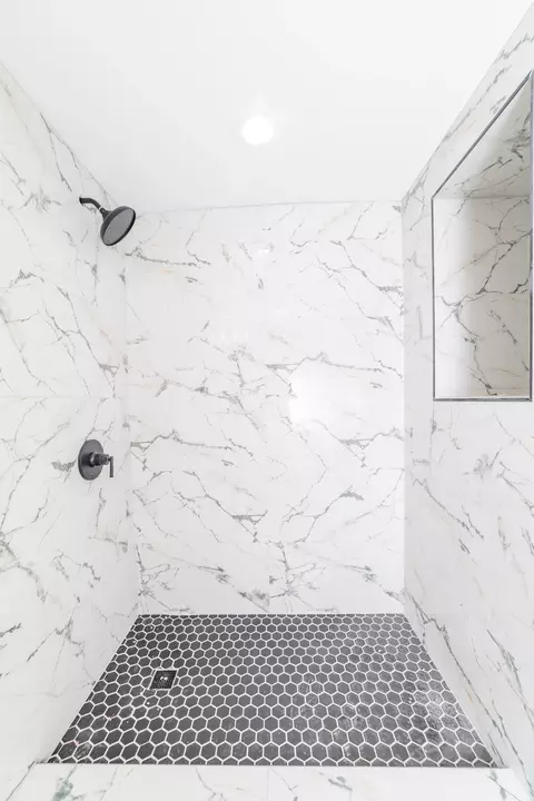 Bath - 6954 S Eberhart Ave, Chicago, IL 60637 photo 5 of 5