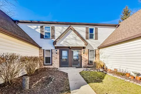 Exterior - 2452 Devonshire Ct, Aurora, IL 60502 photo 2 of 3