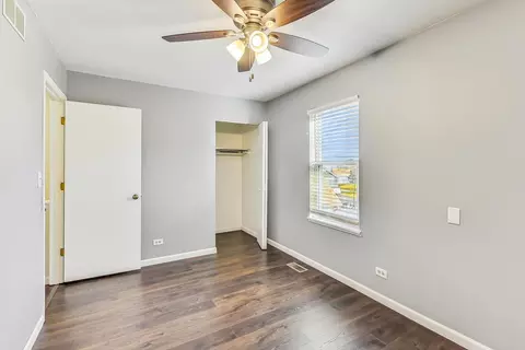 Bedroom - 2452 Devonshire Ct, Aurora, IL 60502 photo 1 of 1