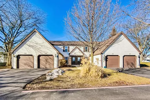2452 Devonshire Ct, Aurora, IL 60502
