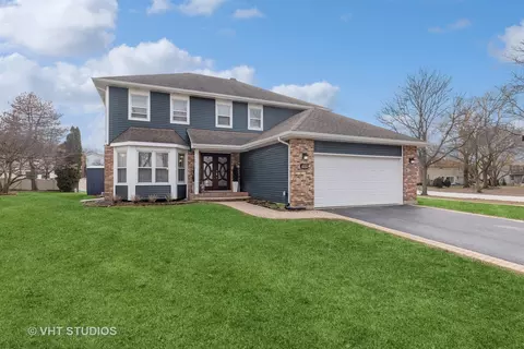 1609 E Canterbury Dr, Arlington Heights, IL 60004